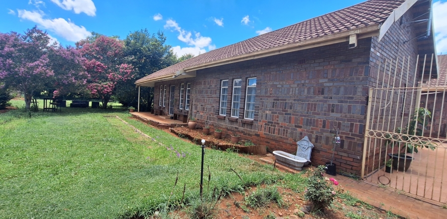 4 Bedroom Property for Sale in Mullerstuine Gauteng