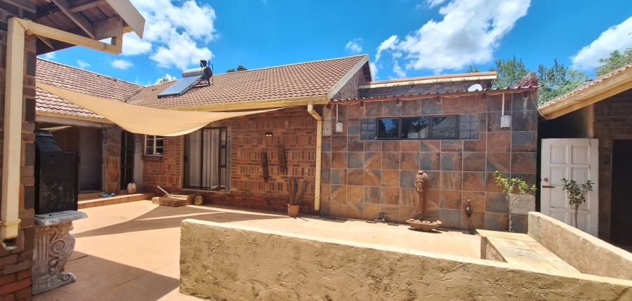 4 Bedroom Property for Sale in Mullerstuine Gauteng