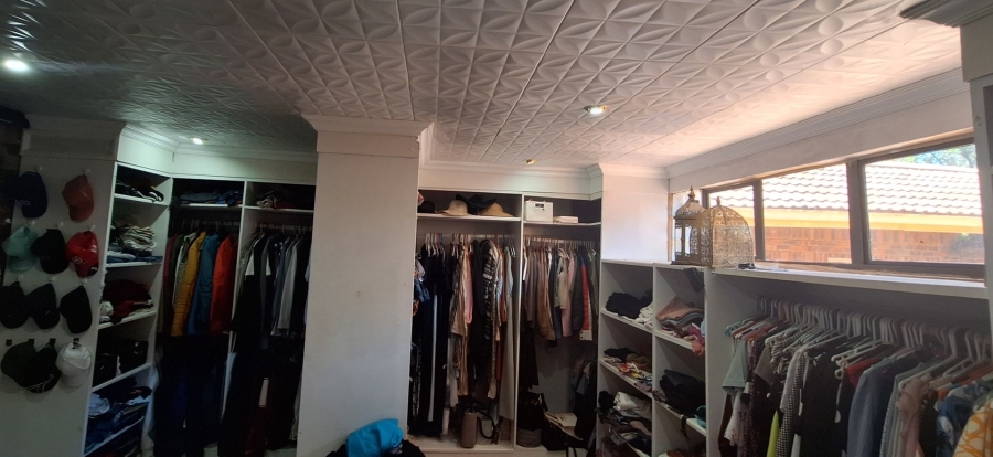 4 Bedroom Property for Sale in Mullerstuine Gauteng