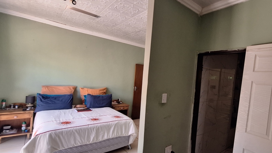 4 Bedroom Property for Sale in Mullerstuine Gauteng
