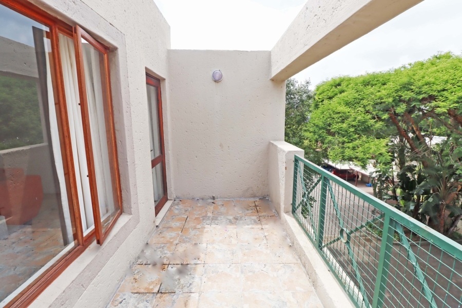 2 Bedroom Property for Sale in Bryanston Gauteng