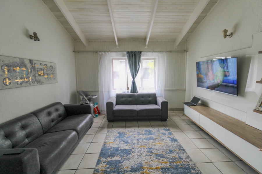 2 Bedroom Property for Sale in Bryanston Gauteng