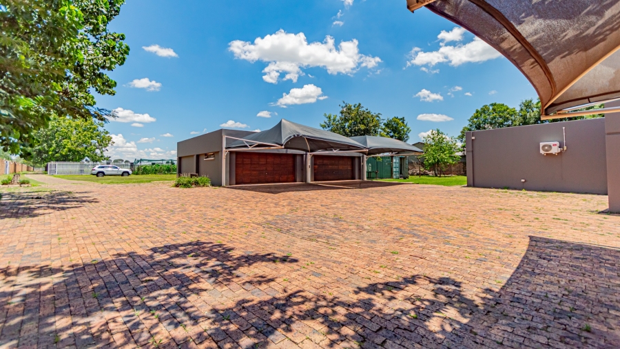 12 Bedroom Property for Sale in Marlbank Gauteng