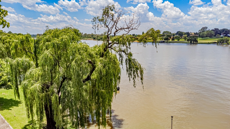 12 Bedroom Property for Sale in Marlbank Gauteng