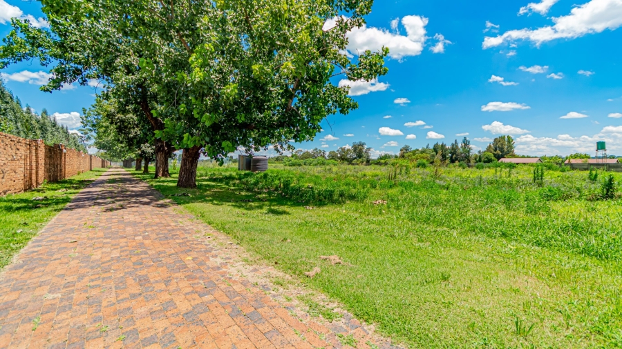 12 Bedroom Property for Sale in Marlbank Gauteng