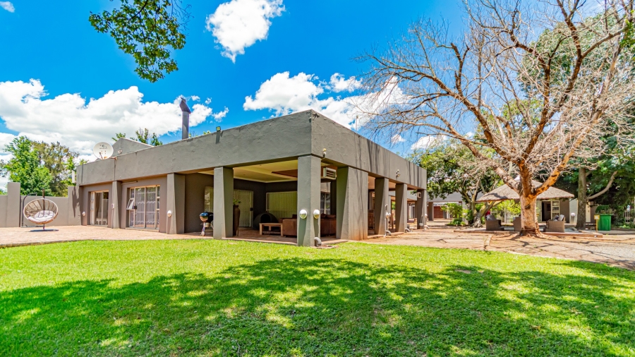 12 Bedroom Property for Sale in Marlbank Gauteng