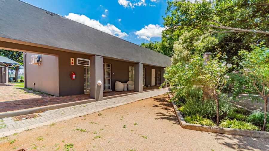 12 Bedroom Property for Sale in Marlbank Gauteng