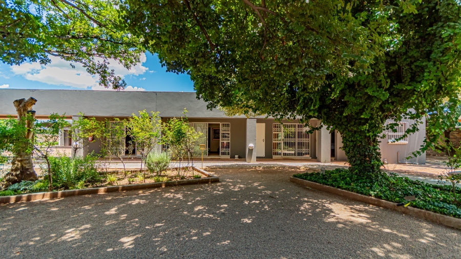 12 Bedroom Property for Sale in Marlbank Gauteng