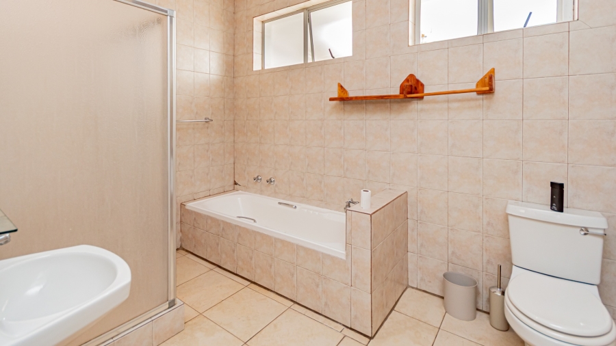 12 Bedroom Property for Sale in Marlbank Gauteng