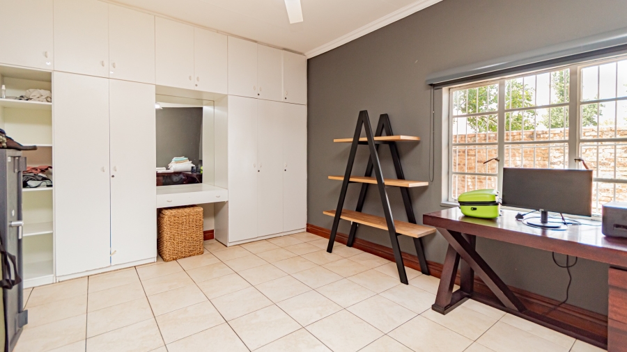 12 Bedroom Property for Sale in Marlbank Gauteng
