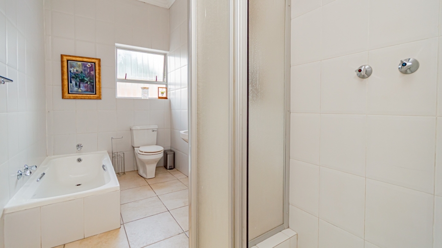 12 Bedroom Property for Sale in Marlbank Gauteng