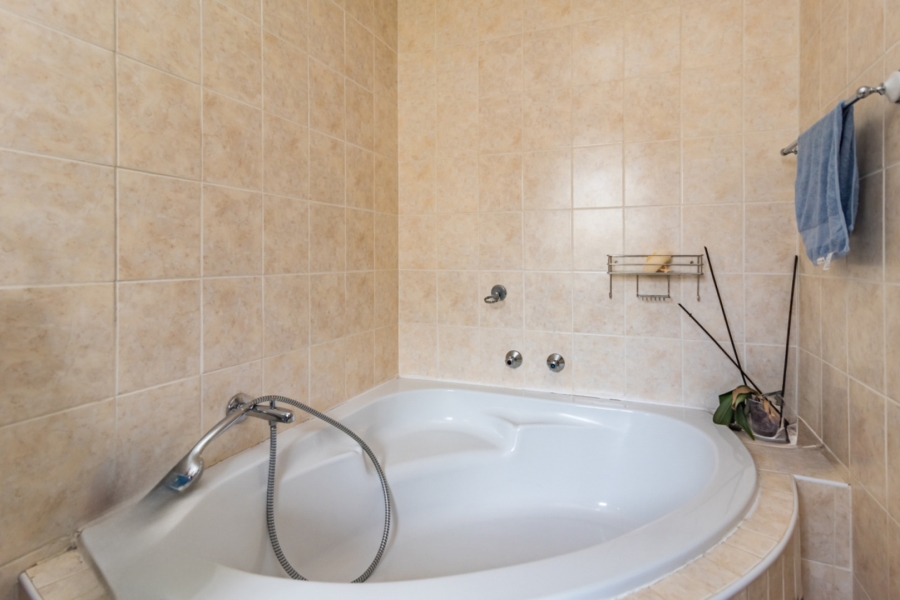 4 Bedroom Property for Sale in Allens Nek Gauteng