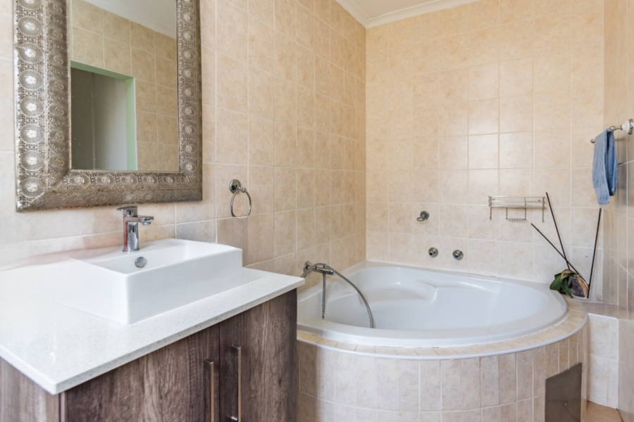 4 Bedroom Property for Sale in Allens Nek Gauteng