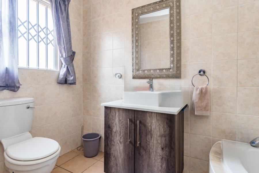 4 Bedroom Property for Sale in Allens Nek Gauteng