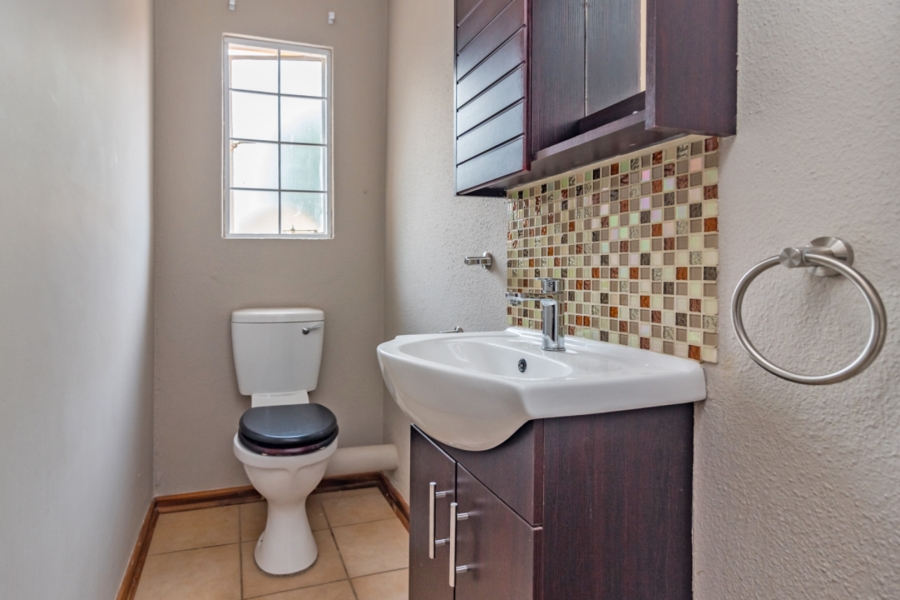 4 Bedroom Property for Sale in Allens Nek Gauteng