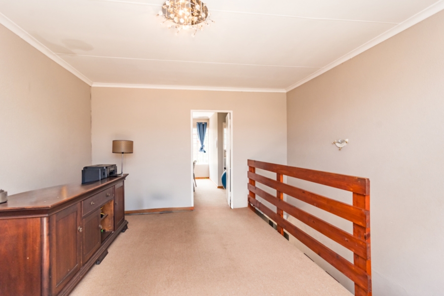 4 Bedroom Property for Sale in Allens Nek Gauteng