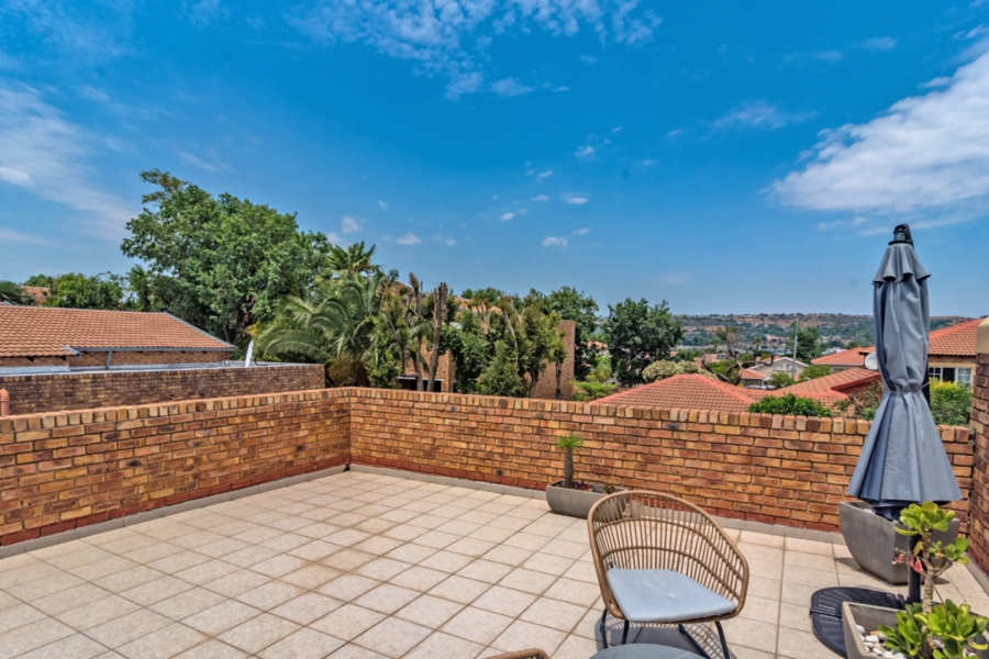 4 Bedroom Property for Sale in Allens Nek Gauteng