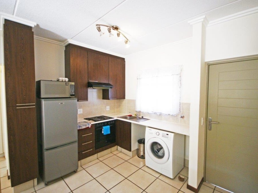 To Let 1 Bedroom Property for Rent in Bryanston Gauteng