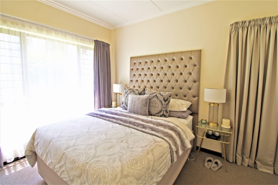 1 Bedroom Property for Sale in Bryanston Gauteng