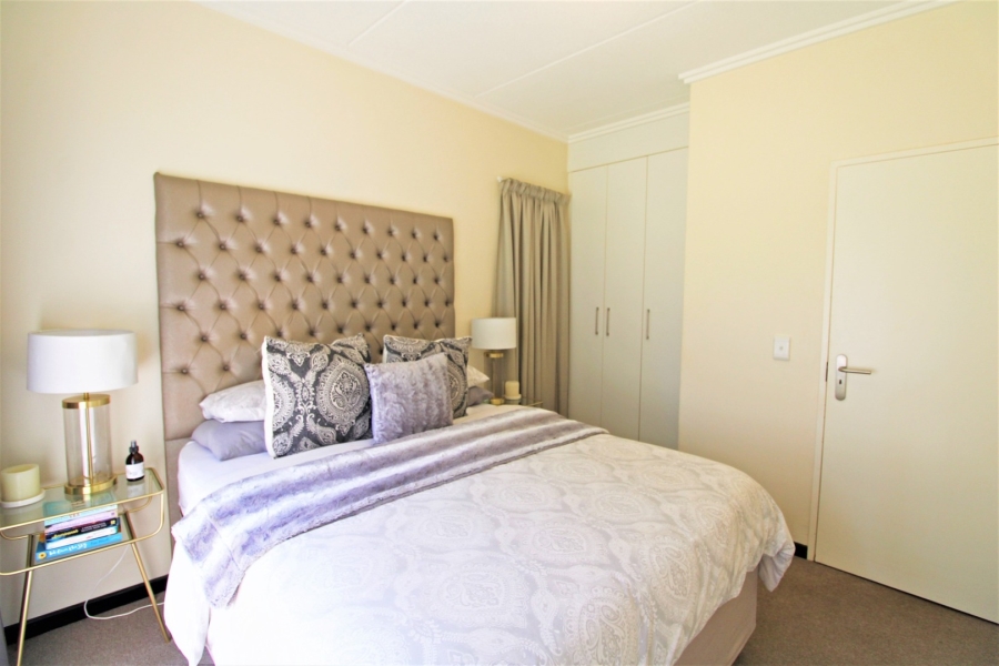 1 Bedroom Property for Sale in Bryanston Gauteng