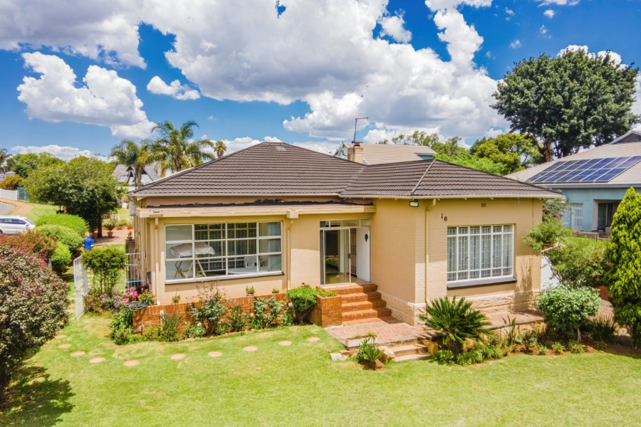 4 Bedroom Property for Sale in Westdene Gauteng