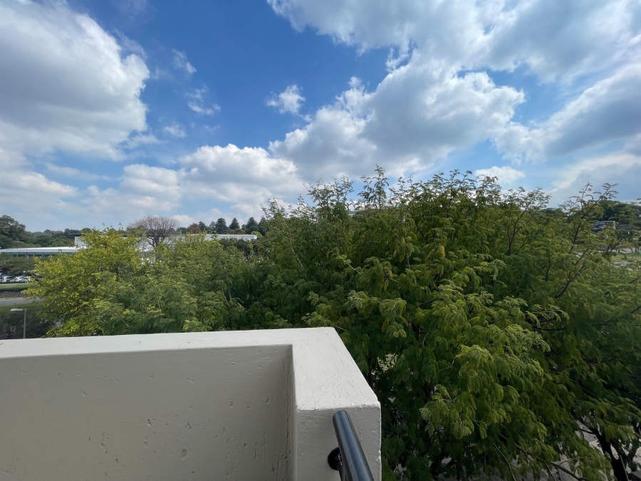 1 Bedroom Property for Sale in Bryanston Gauteng