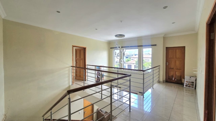 5 Bedroom Property for Sale in Blue Valley Golf Estate Gauteng