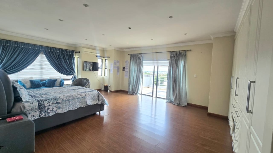 5 Bedroom Property for Sale in Blue Valley Golf Estate Gauteng