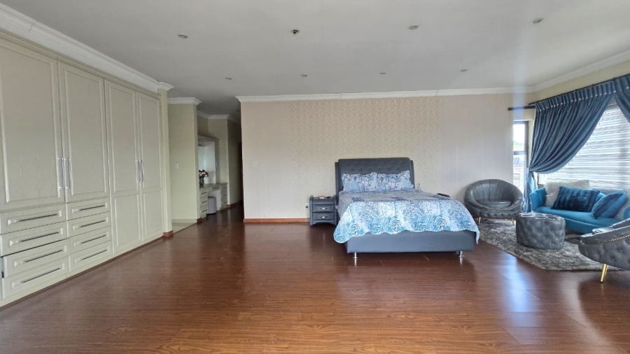 5 Bedroom Property for Sale in Blue Valley Golf Estate Gauteng