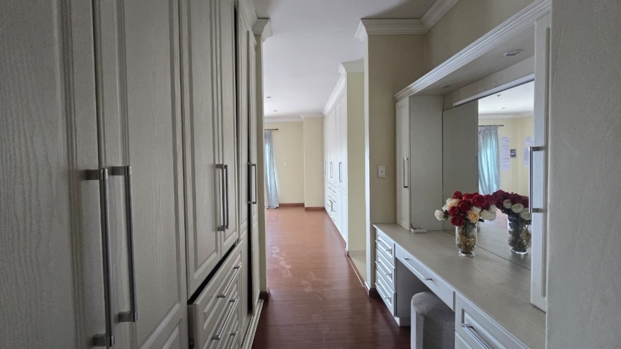 5 Bedroom Property for Sale in Blue Valley Golf Estate Gauteng