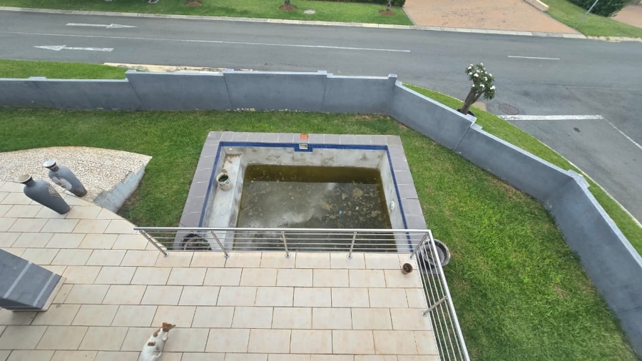 5 Bedroom Property for Sale in Blue Valley Golf Estate Gauteng