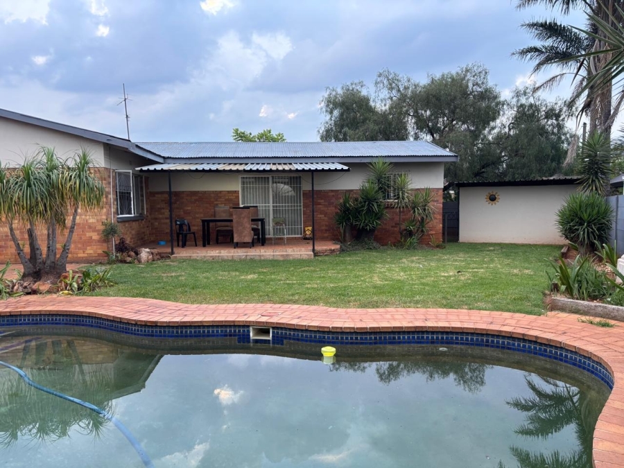4 Bedroom Property for Sale in Edelweiss Gauteng