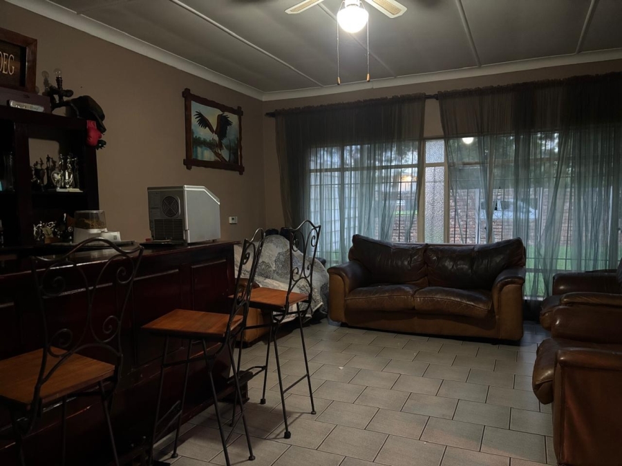 4 Bedroom Property for Sale in Strubenvale Gauteng