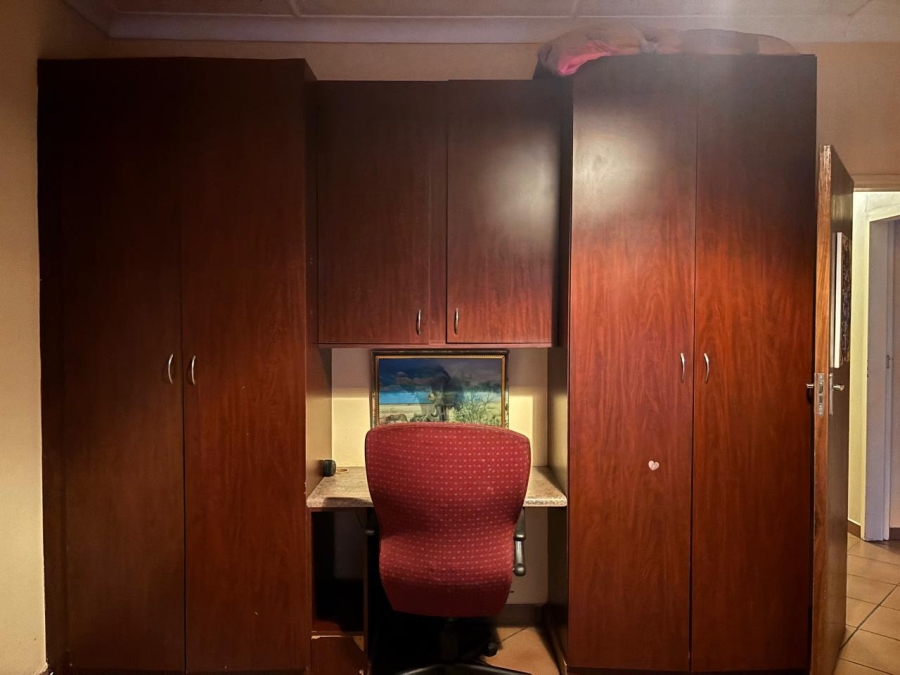 4 Bedroom Property for Sale in Strubenvale Gauteng