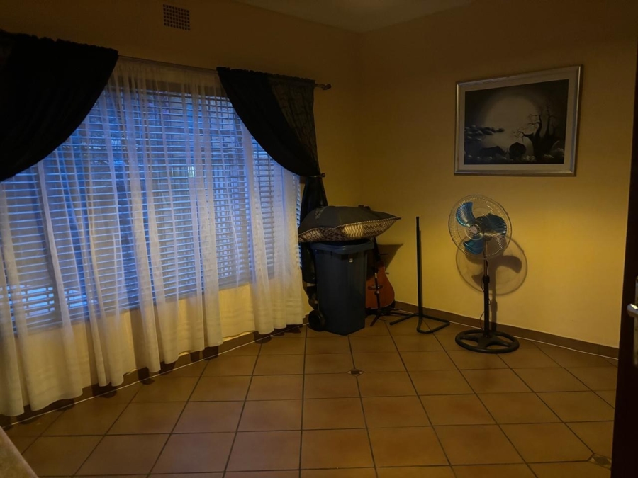 4 Bedroom Property for Sale in Strubenvale Gauteng