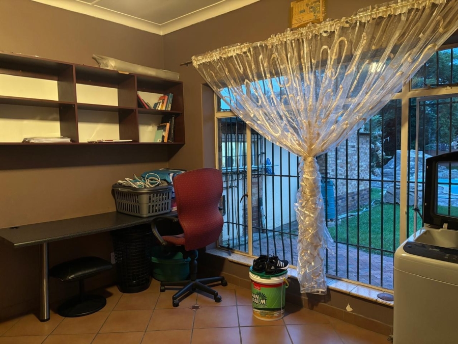4 Bedroom Property for Sale in Strubenvale Gauteng
