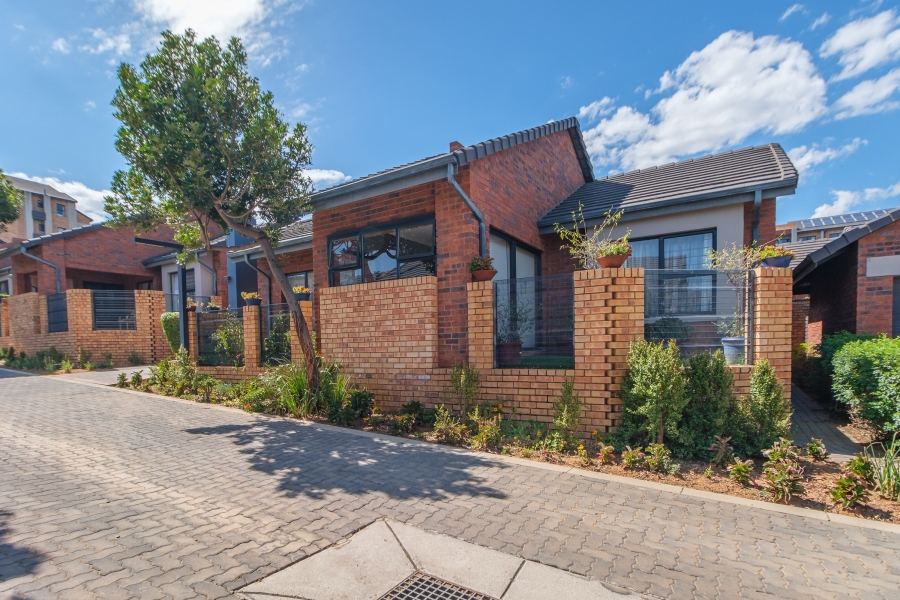 2 Bedroom Property for Sale in North Riding Gauteng