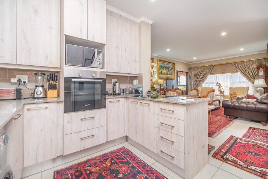 2 Bedroom Property for Sale in North Riding Gauteng