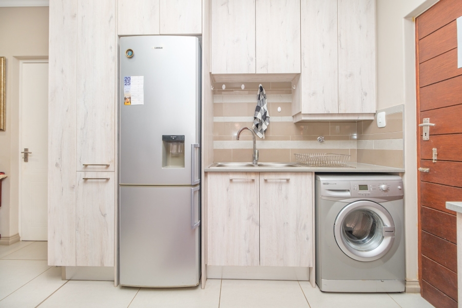 2 Bedroom Property for Sale in North Riding Gauteng