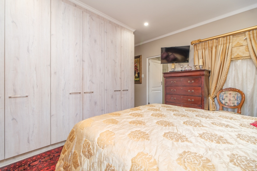 2 Bedroom Property for Sale in North Riding Gauteng