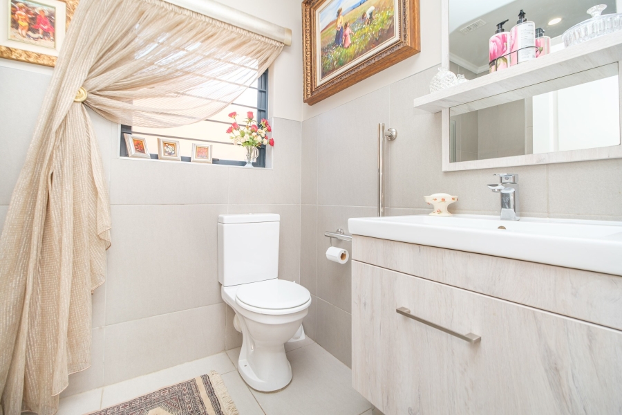 2 Bedroom Property for Sale in North Riding Gauteng