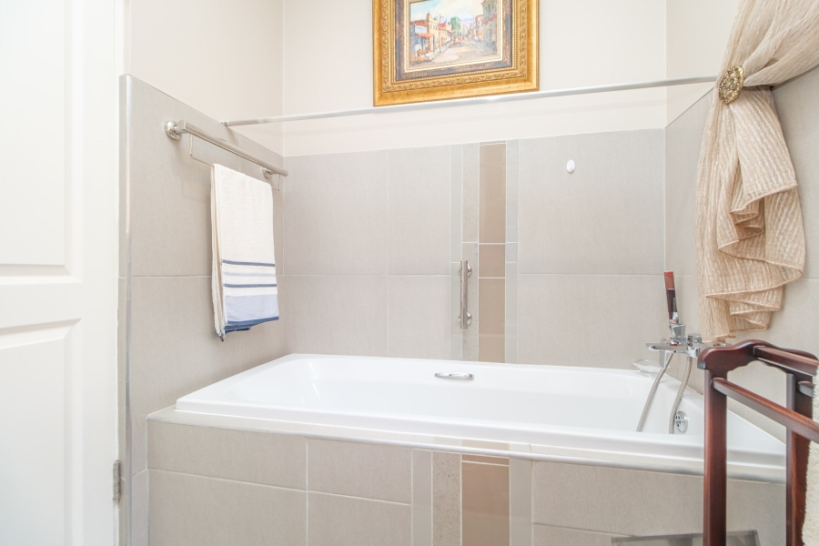 2 Bedroom Property for Sale in North Riding Gauteng