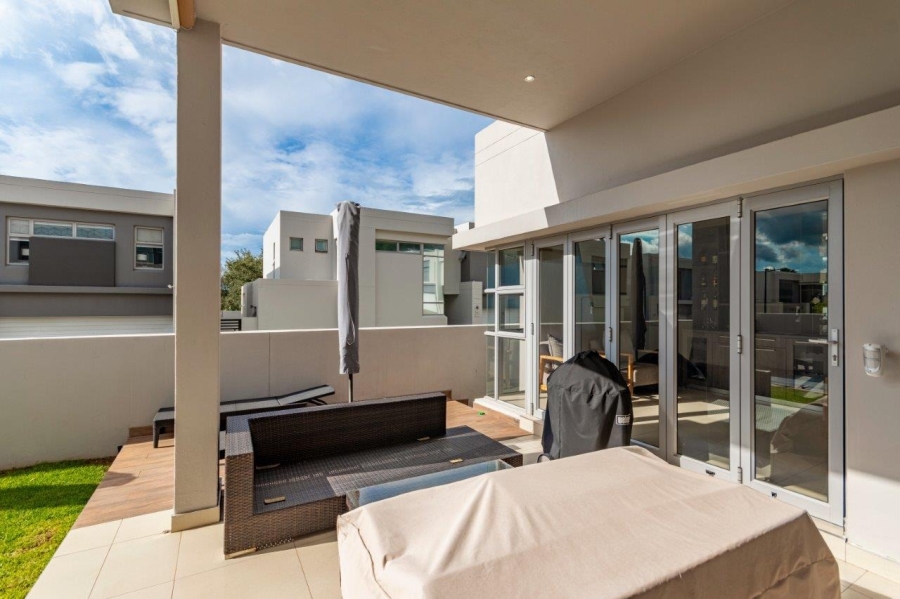 To Let 3 Bedroom Property for Rent in Bryanston Gauteng