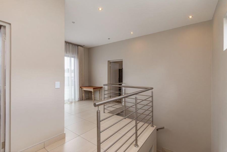 To Let 3 Bedroom Property for Rent in Bryanston Gauteng