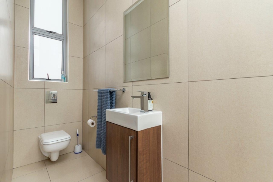 To Let 3 Bedroom Property for Rent in Bryanston Gauteng