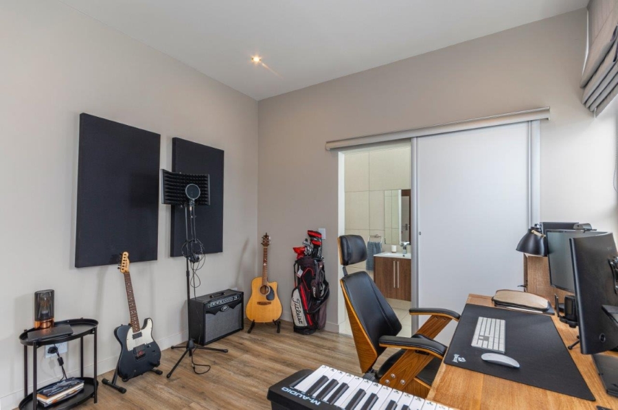 To Let 3 Bedroom Property for Rent in Bryanston Gauteng