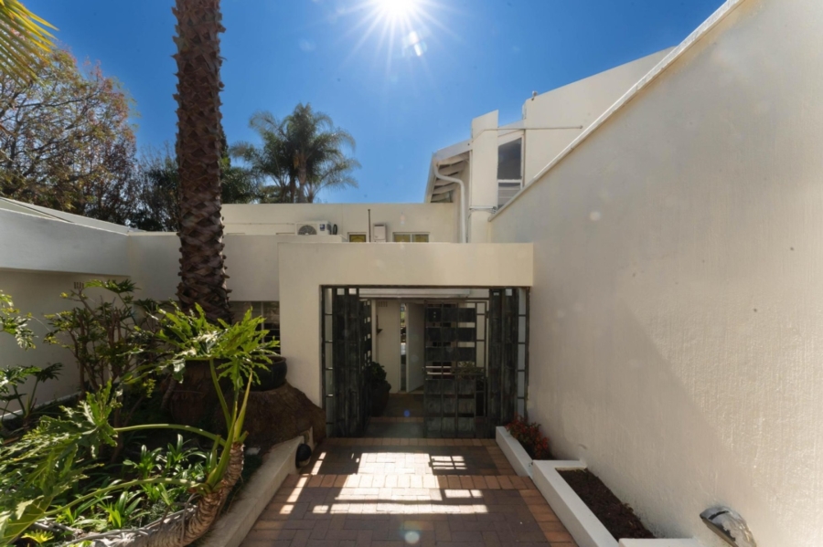 5 Bedroom Property for Sale in Bryanston Gauteng