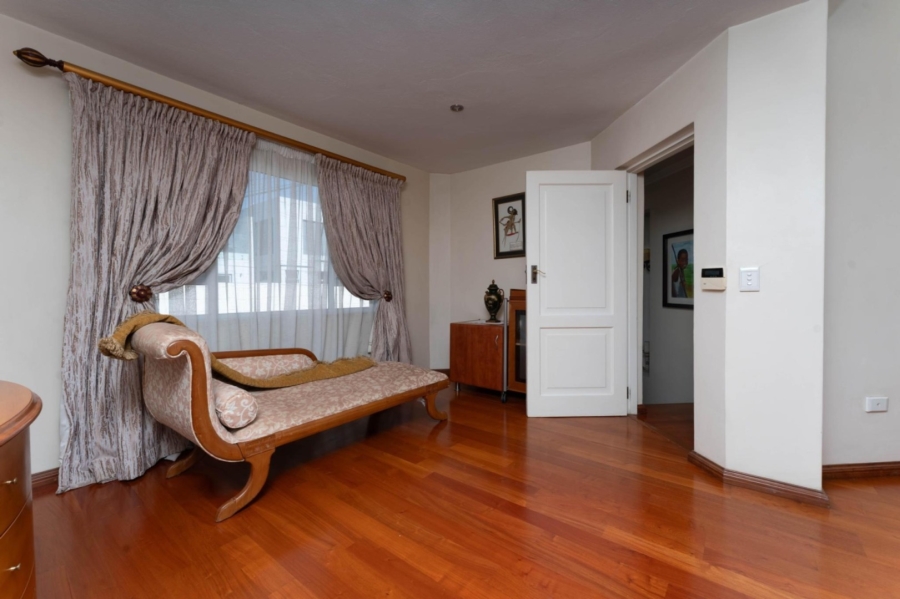 5 Bedroom Property for Sale in Bryanston Gauteng