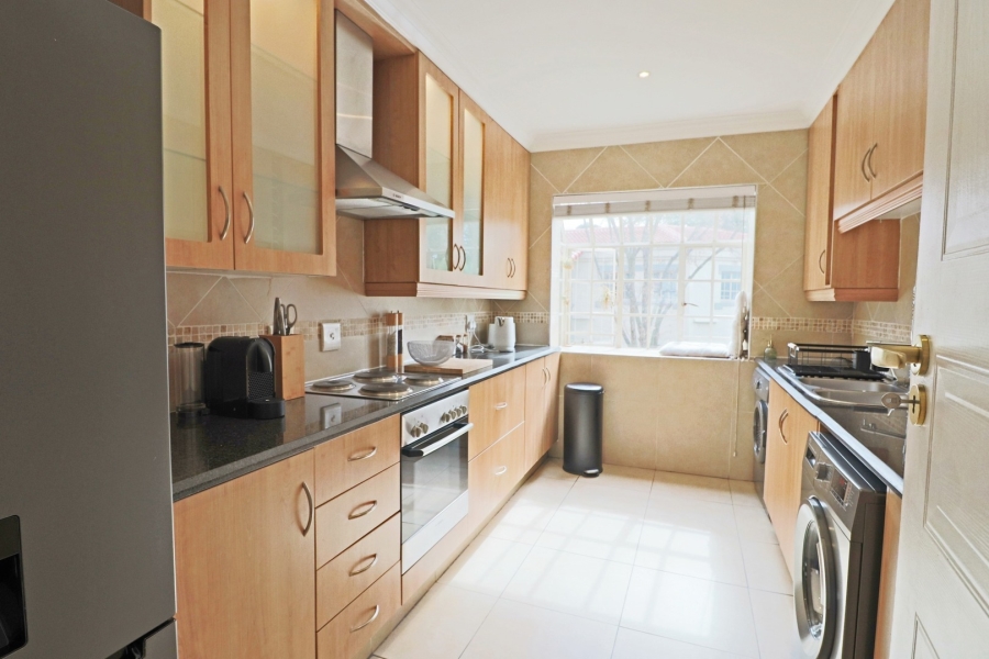 To Let 2 Bedroom Property for Rent in Bryanston Gauteng