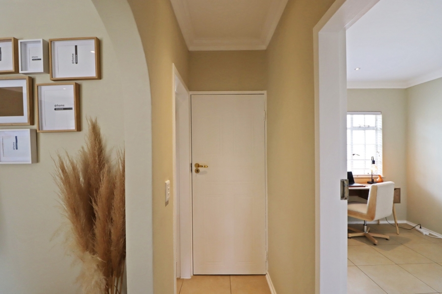 To Let 2 Bedroom Property for Rent in Bryanston Gauteng